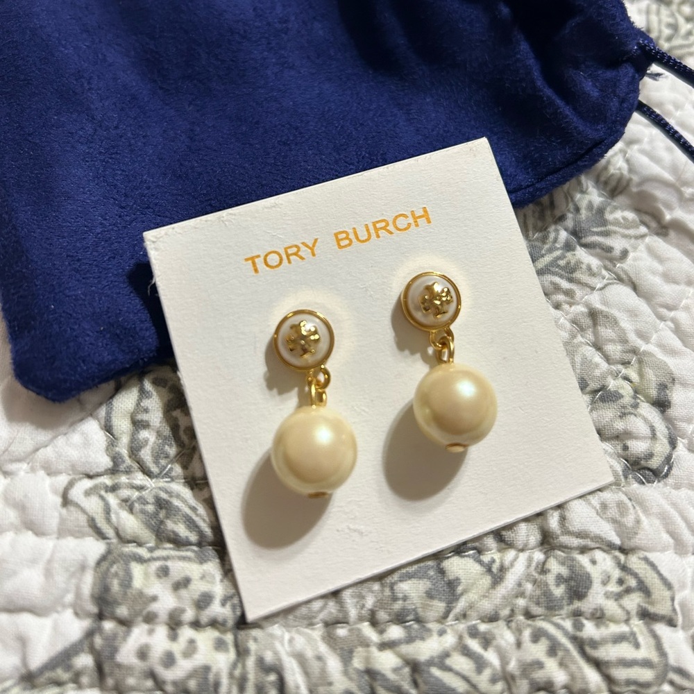 NWT Tory Burch pearl and gold earrings